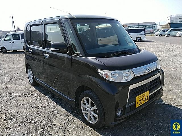 DAIHATSU TANTO 2011