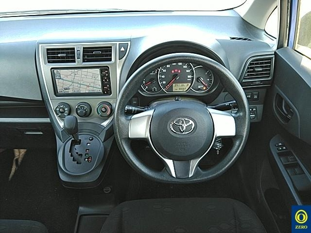 TOYOTA RACTIS 2011