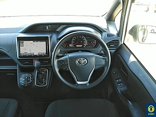 TOYOTA NOAH 2016