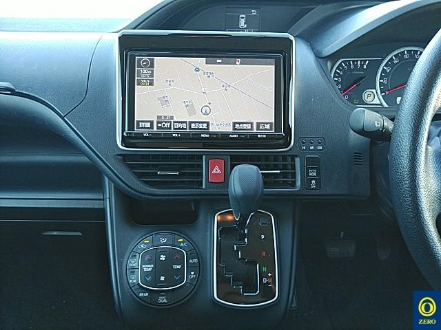 TOYOTA NOAH 2016
