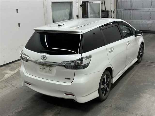 TOYOTA WISH 2015