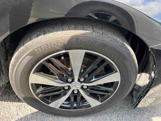 TOYOTA WISH 2011