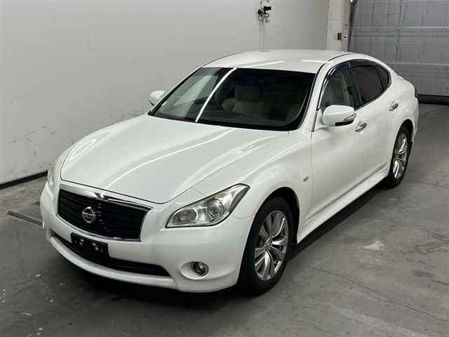 NISSAN FUGA 2013