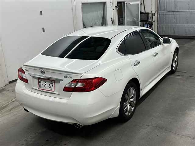 NISSAN FUGA 2013
