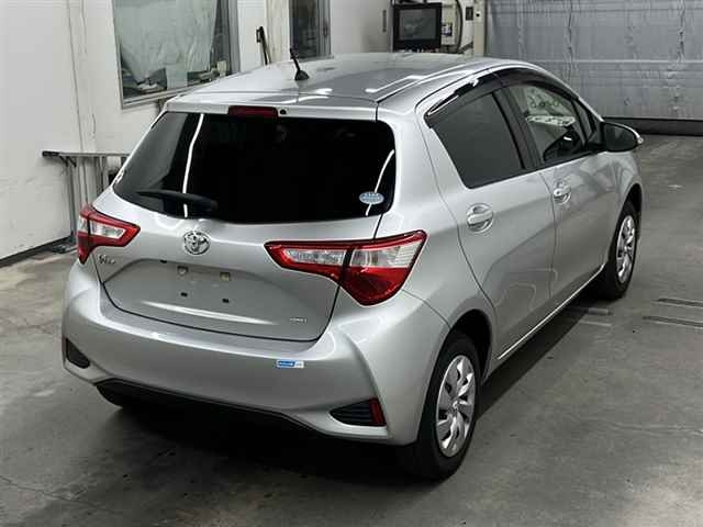 TOYOTA VITZ 2019