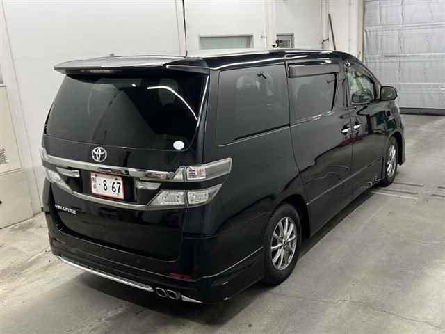 TOYOTA VELLFIRE 2013