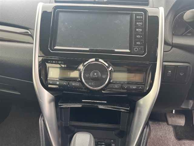 TOYOTA PREMIO 2018