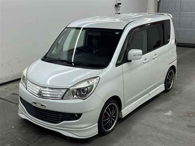 MITSUBISHI DELICA D2 2012