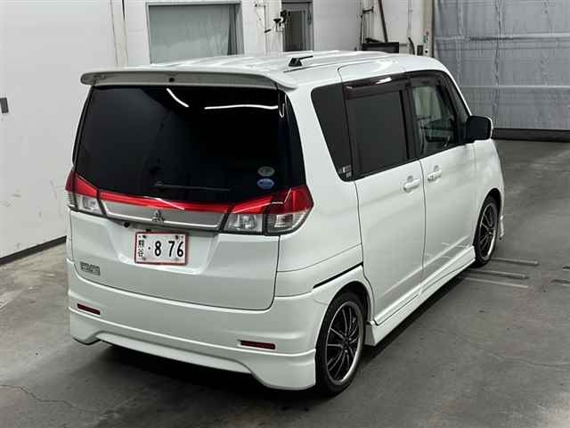 MITSUBISHI DELICA D2 2012
