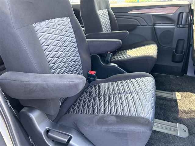 MITSUBISHI DELICA D5 2023