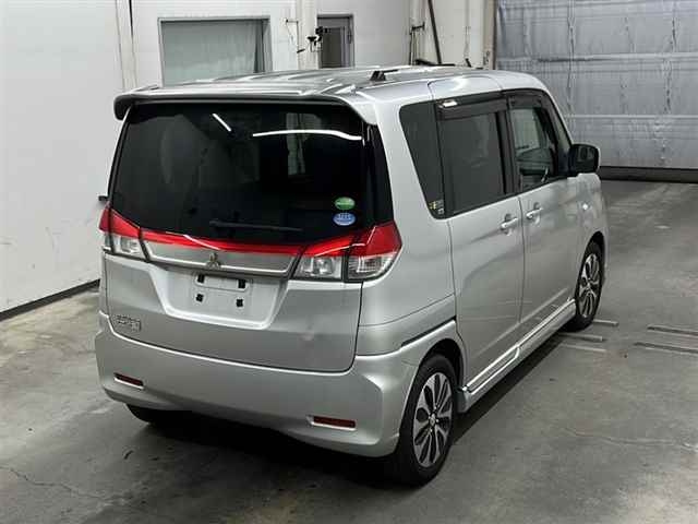 MITSUBISHI DELICA D2 2015