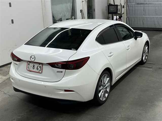 MAZDA AXELA 2016