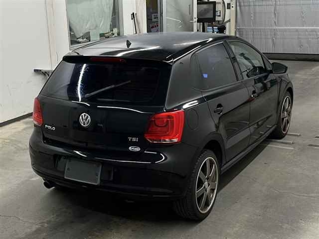 VOLKSWAGEN POLO 2010