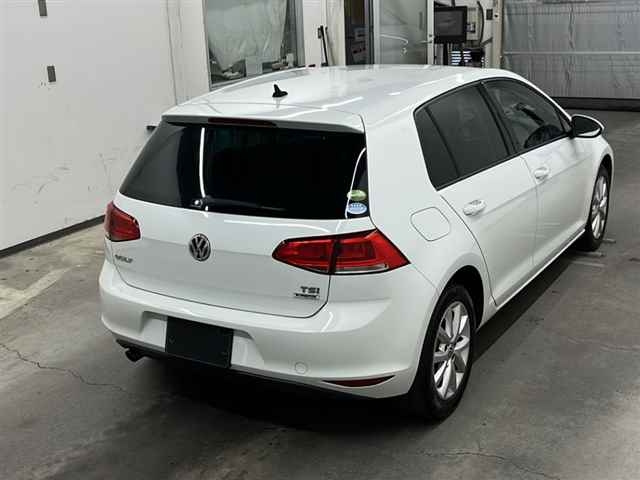 VOLKSWAGEN GOLF 2016