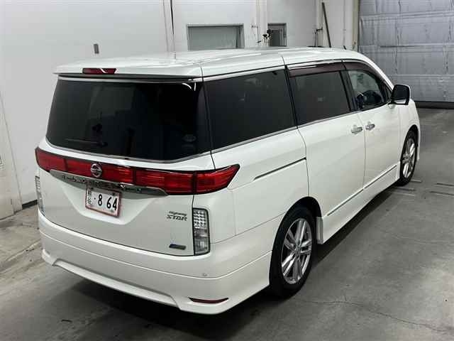 NISSAN ELGRAND 2010