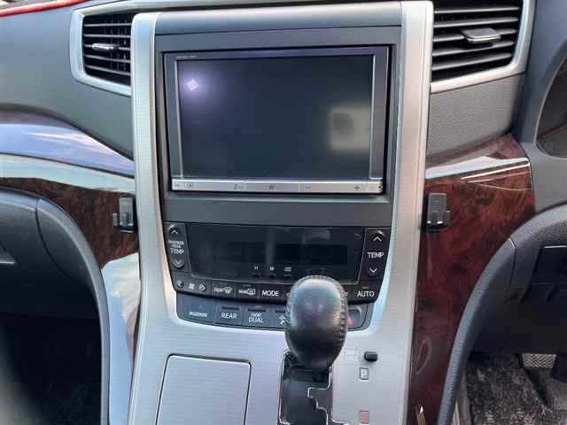 TOYOTA VELLFIRE 2012