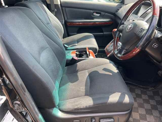 TOYOTA HARRIER 2010