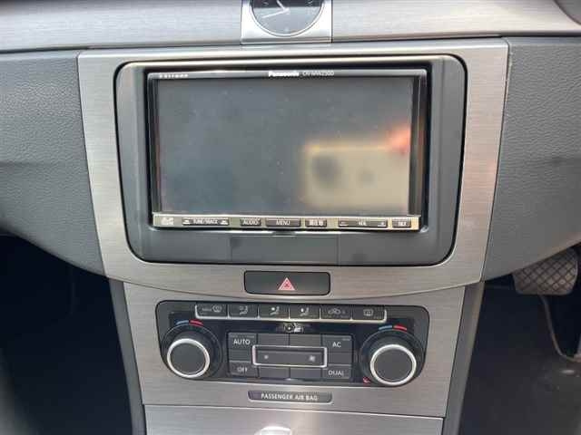 VOLKSWAGEN PASSAT VARIANT 2012