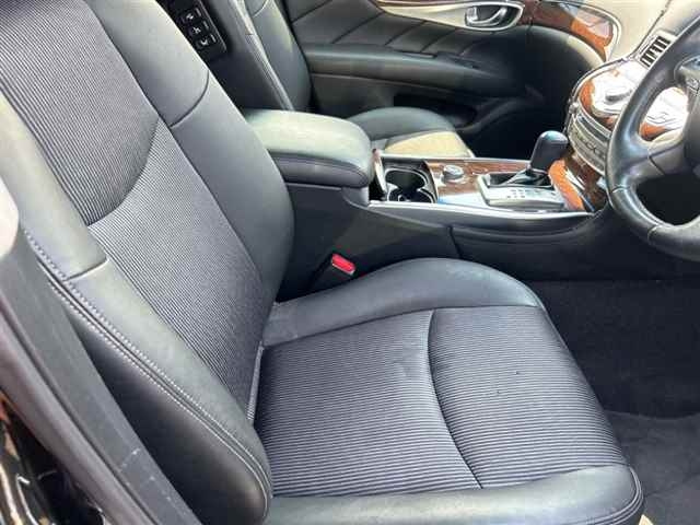 NISSAN FUGA 2013
