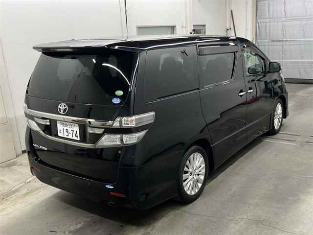 TOYOTA VELLFIRE 2013