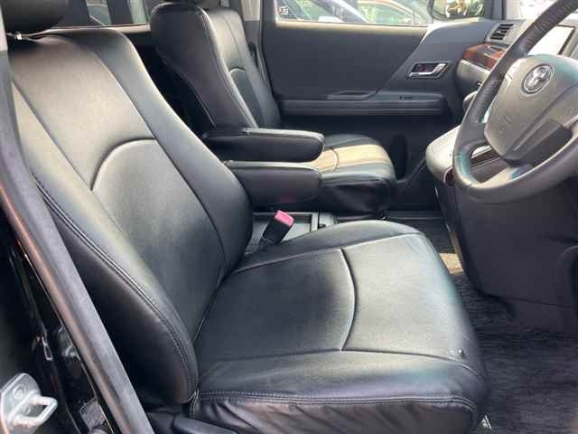 TOYOTA VELLFIRE 2013