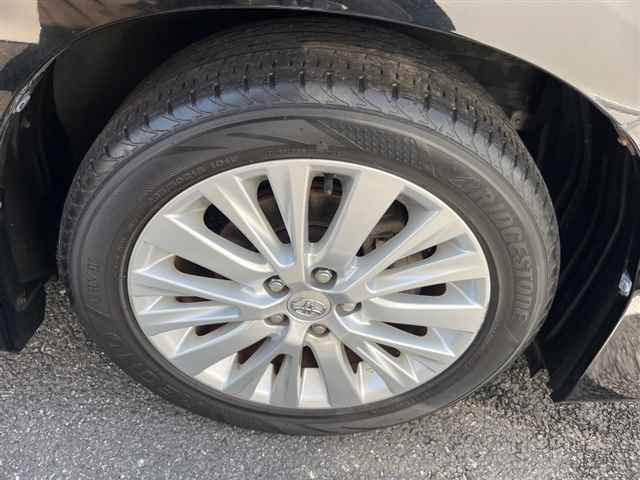 TOYOTA VELLFIRE 2013