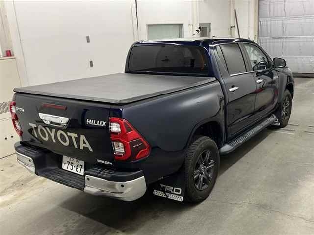 TOYOTA HILUX 2022