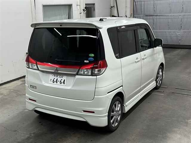 MITSUBISHI DELICA D2 2013