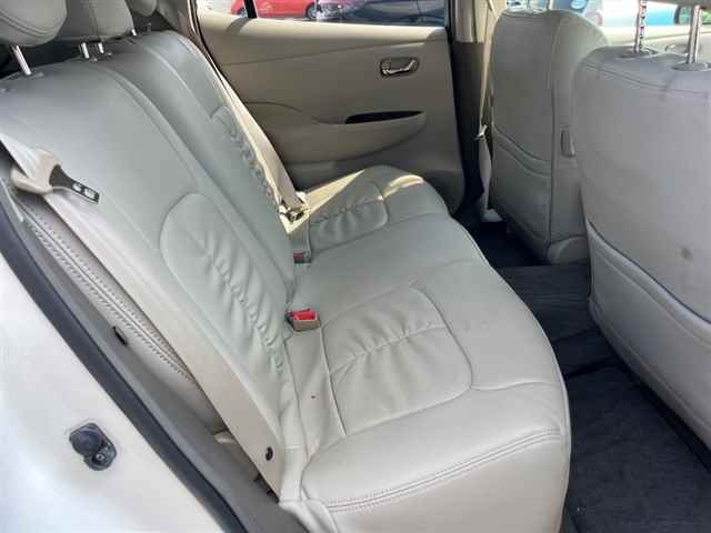 NISSAN LEAF 2014
