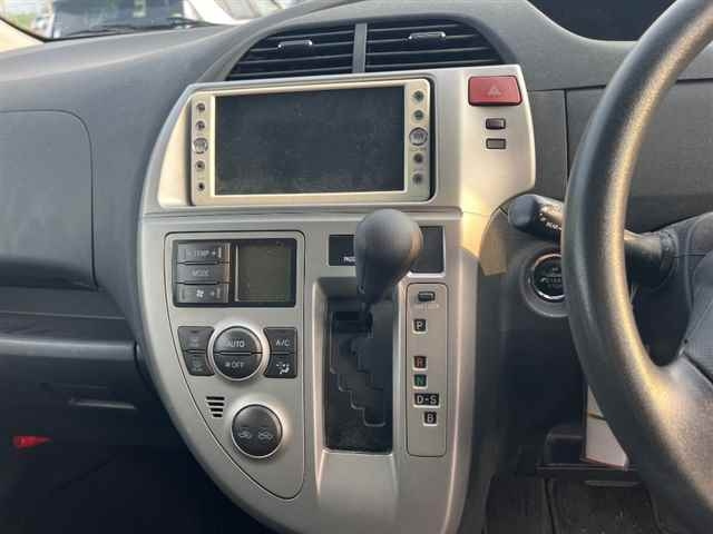 TOYOTA RACTIS 2010