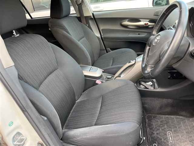 TOYOTA AURIS 2008