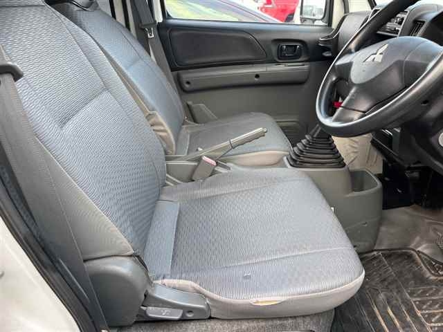 MITSUBISHI MINICAB VAN 2013