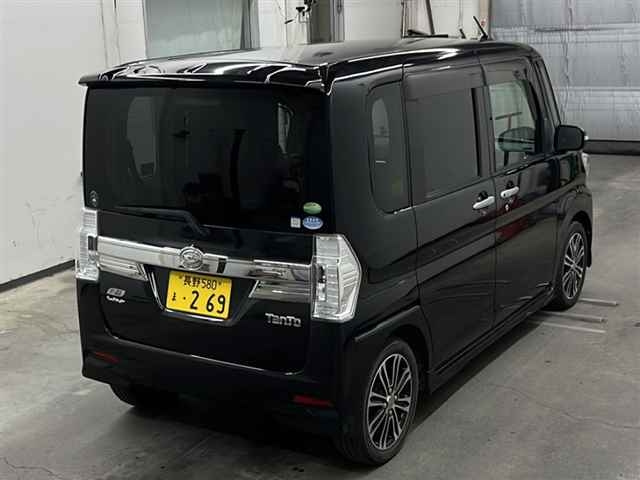 DAIHATSU TANTO 2015