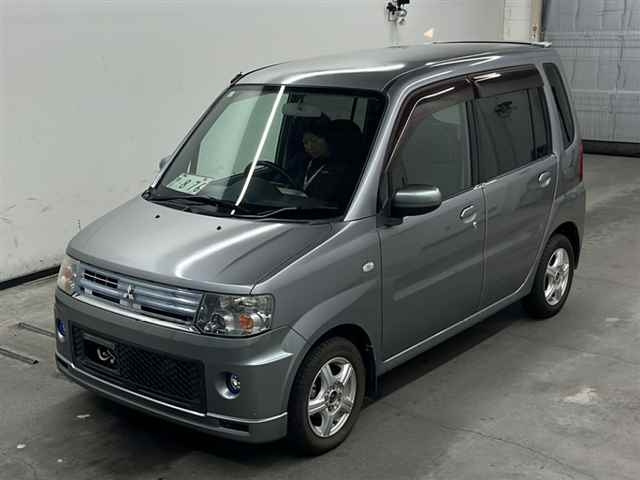 MITSUBISHI TOPPO 2011