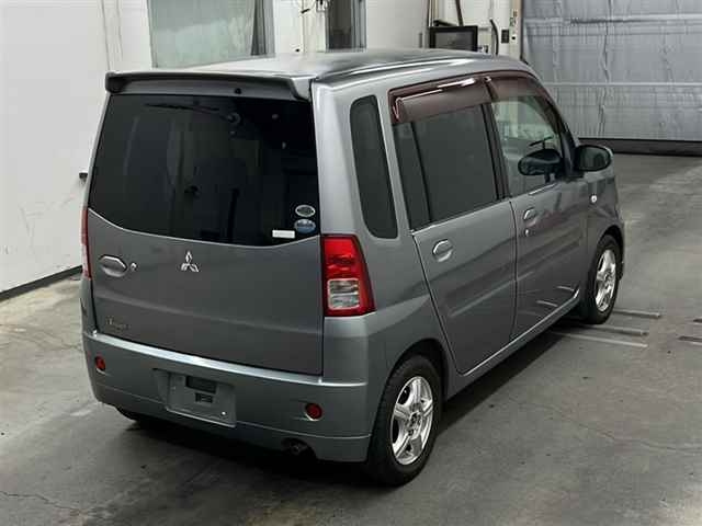 MITSUBISHI TOPPO 2011