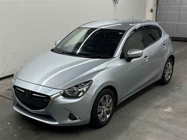 MAZDA DEMIO 2017