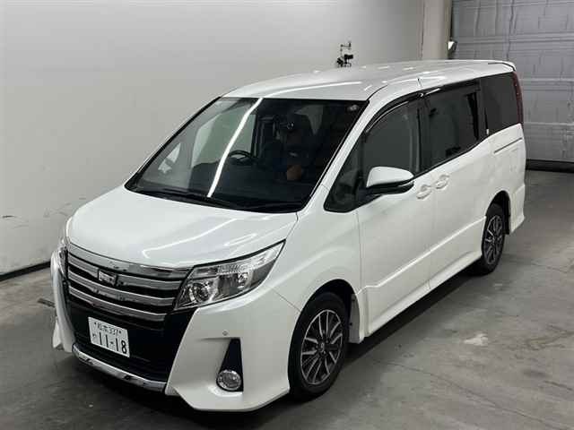 TOYOTA NOAH 2016