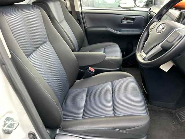 TOYOTA NOAH 2016