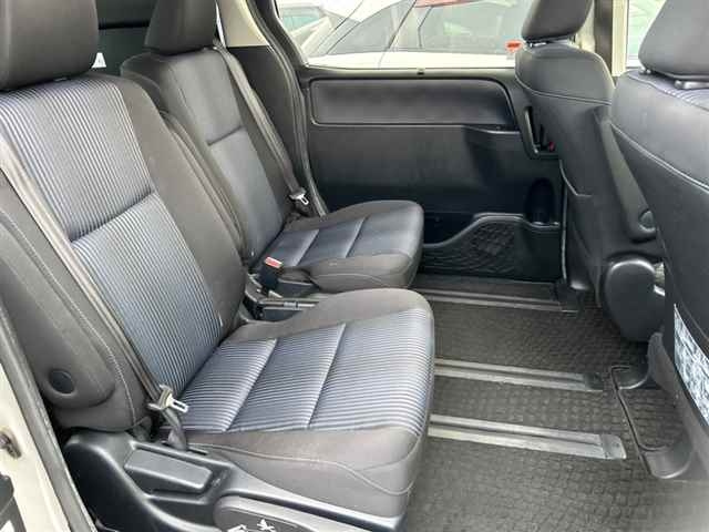 TOYOTA NOAH 2016