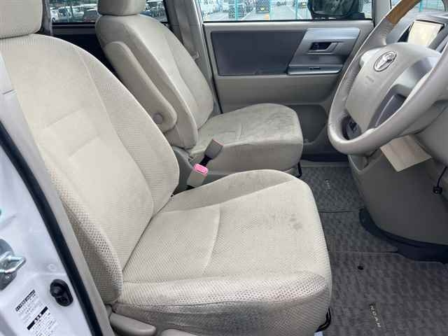 TOYOTA NOAH 2009