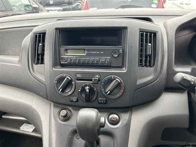 NISSAN NV200 2013