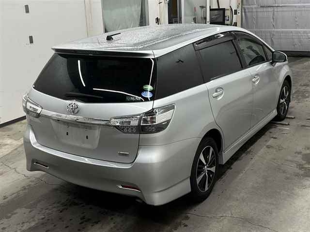 TOYOTA WISH 2017