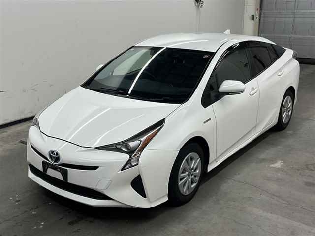 TOYOTA PRIUS 2016