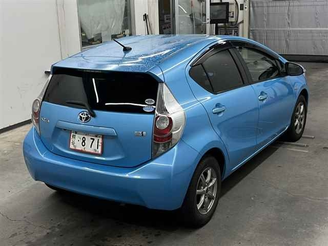 TOYOTA AQUA 2012
