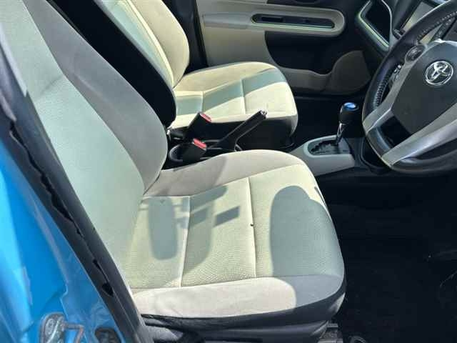 TOYOTA AQUA 2012