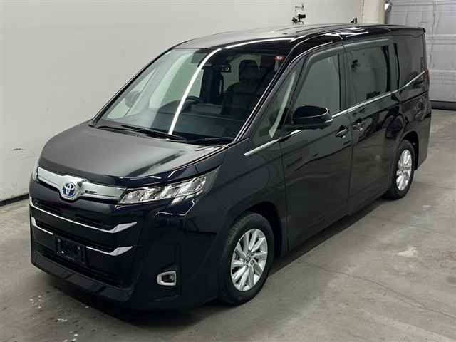 TOYOTA NOAH 2023