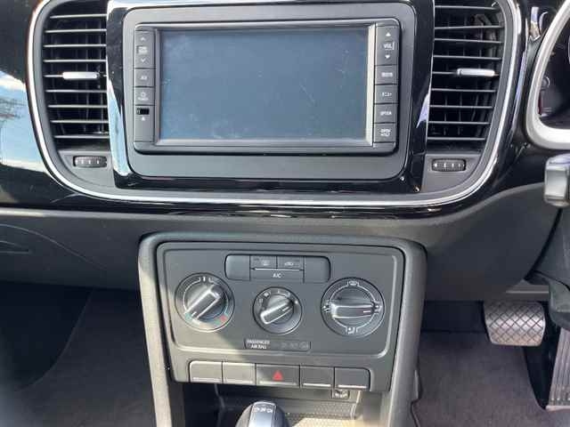 VOLKSWAGEN THE BEETLE 2015