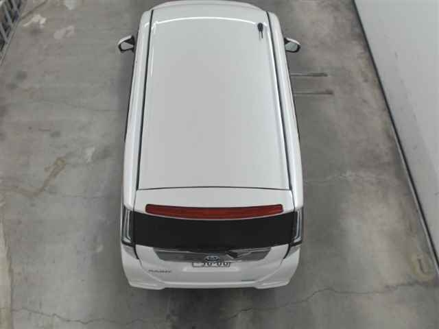 TOYOTA ROOMY 2023