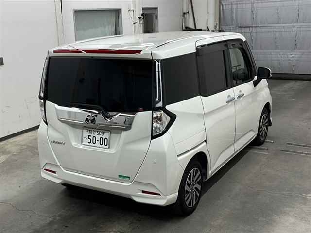 TOYOTA ROOMY 2023