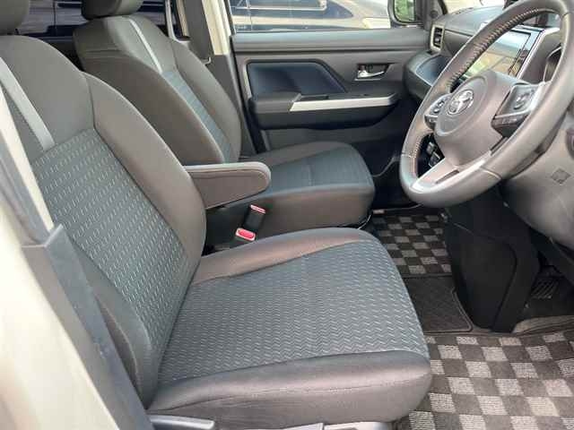 TOYOTA ROOMY 2023